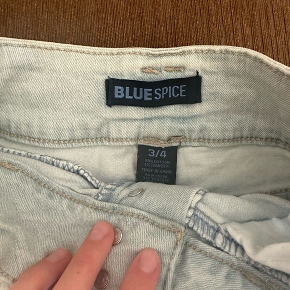 Jean Shorts Size 3/4 BLUE SPICE - Picture 2 of 3
